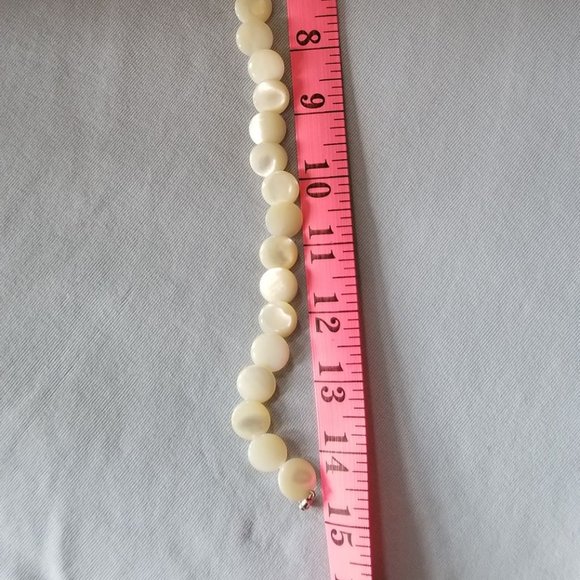 Mother of pearl cream/white, round, overlapping beads necklace, handmade - Picture 4 of 4